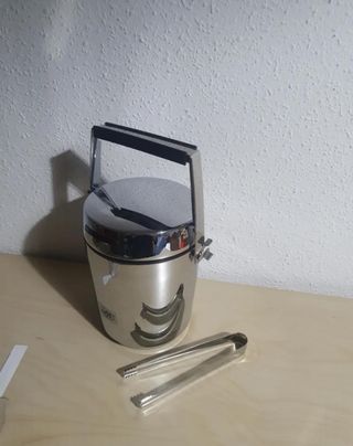 Cubiteras de acero inoxidable con pinzas