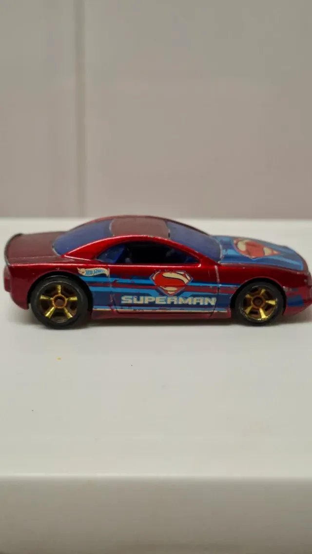 Hot Wheels D Muscle Tone Superman
