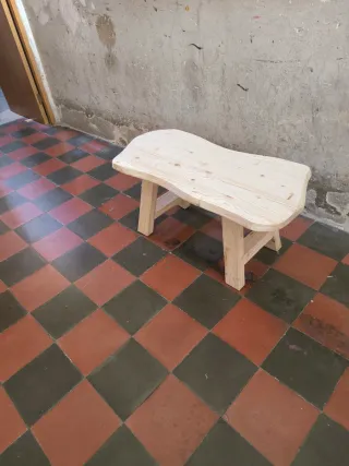 Mesa de centro de madera rústica maciza