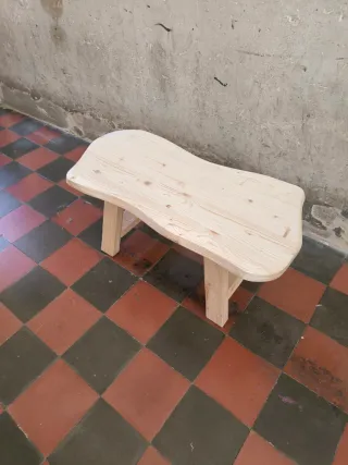 Mesa de centro de madera rústica maciza