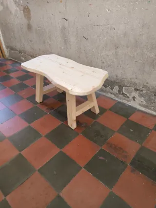 Mesa de centro de madera rústica maciza