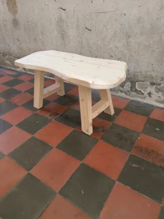 Mesa de centro de madera rústica maciza