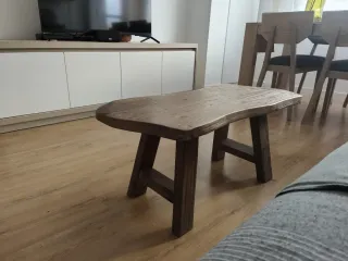 Mesa de centro de madera rústica maciza