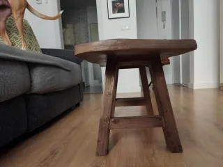 Mesa de centro de madera rústica maciza