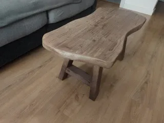 Mesa de centro de madera rústica maciza