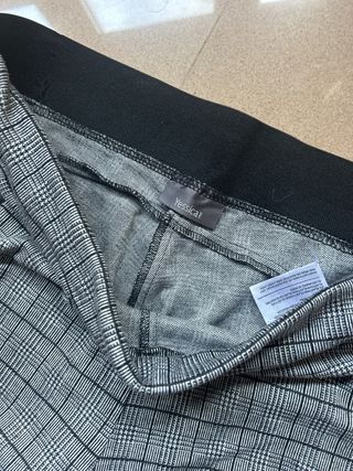 Pantalones de cuadros grises