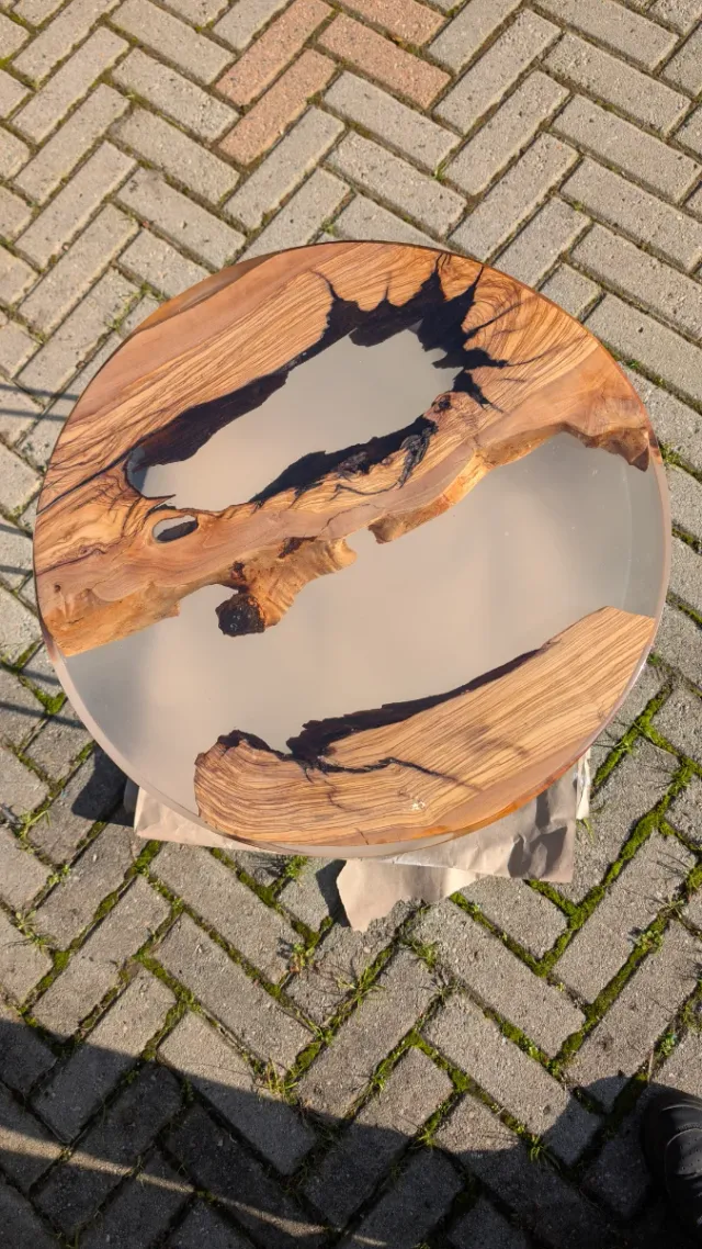 Tavoli in Legno Massello e Resina