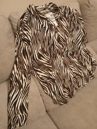 Camisa Mango Violeta Animal Print