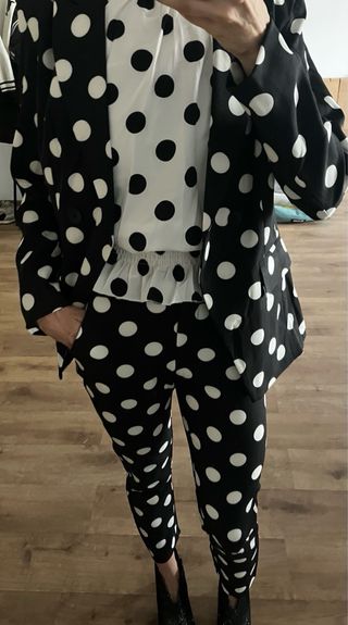 Conjunto Minueto: Chaqueta y Top Lunares