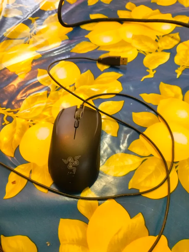 Samsung Odyssey 27 Curva Gaming + Periféricos