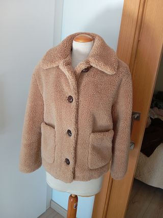 Chaqueta borrego beige Talla XS Zara
