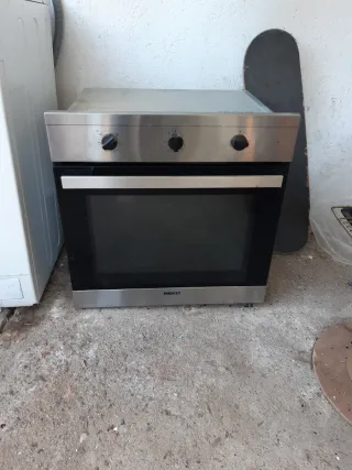 Horno eléctrico Beko OIE 22100 X