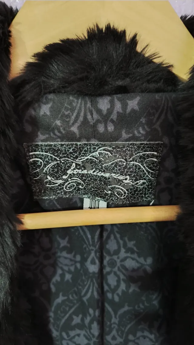 Chaleco corto negro piel sintética