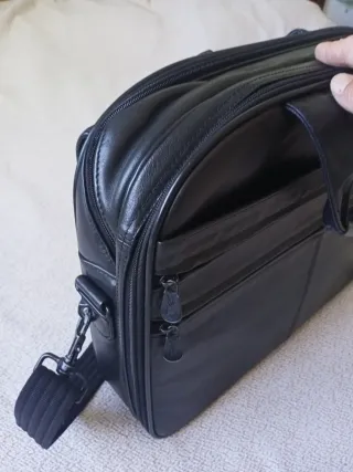 Maletín de piel negro