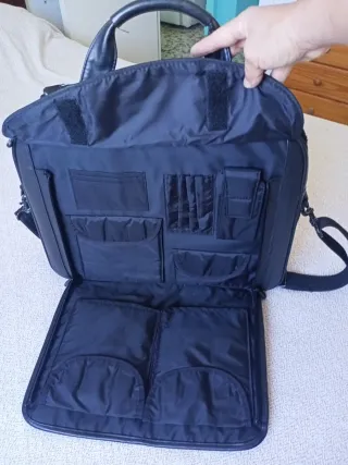 Maletín de piel negro