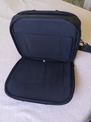 Maletín de piel negro