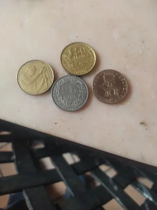 Lotto di 4 monete straniere