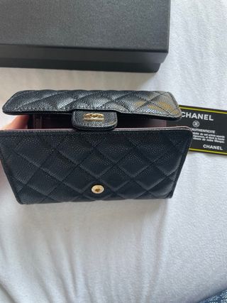 Monedero Chanel negro acolchado