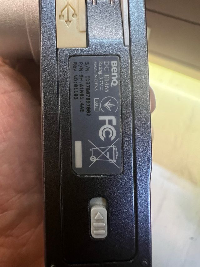 Cámara BenQ 14.0 Megapíxeles Zoom Óptico 4X