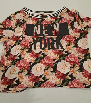 Vestiti estivi: T-shirt e shorts floreali