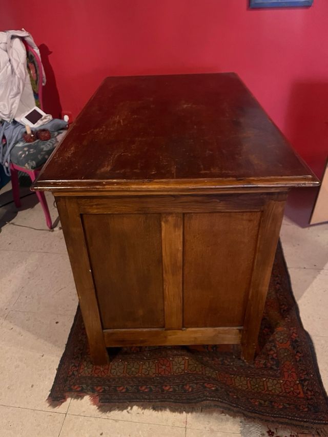 Mesa antigua de madera