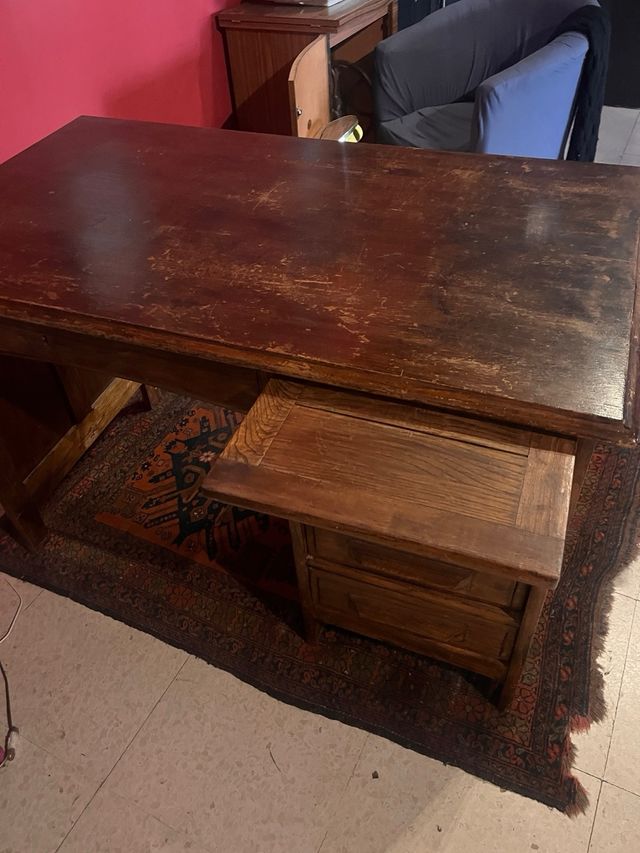 Mesa antigua de madera