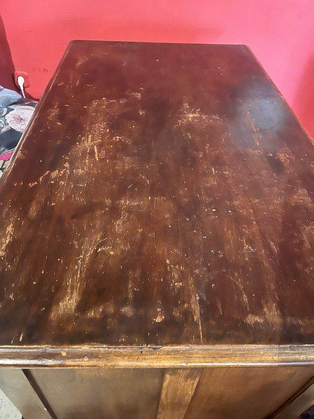 Mesa antigua de madera