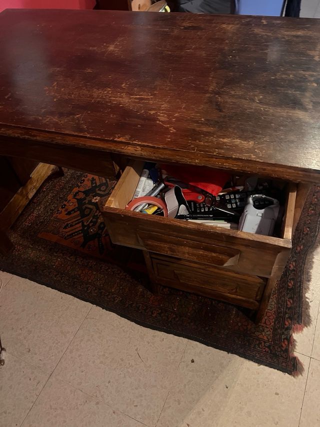 Mesa antigua de madera