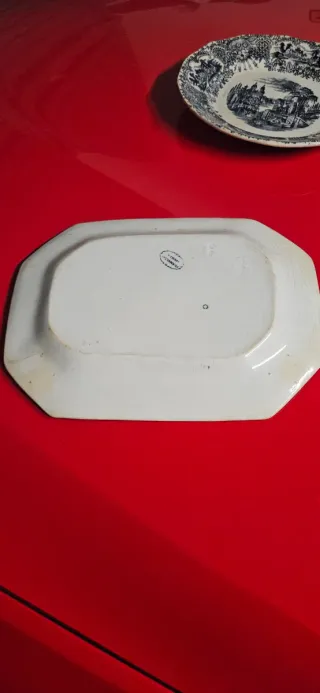 Piatti decorativi antichi