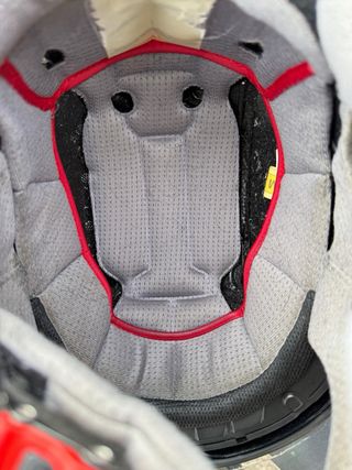 Casco de moto HJC con visor solar