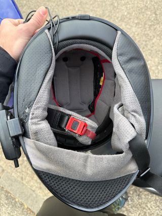 Casco de moto HJC con visor solar