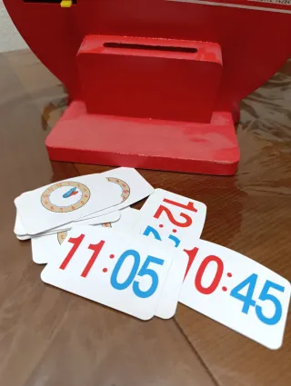 Reloj de madera para aprender la hora