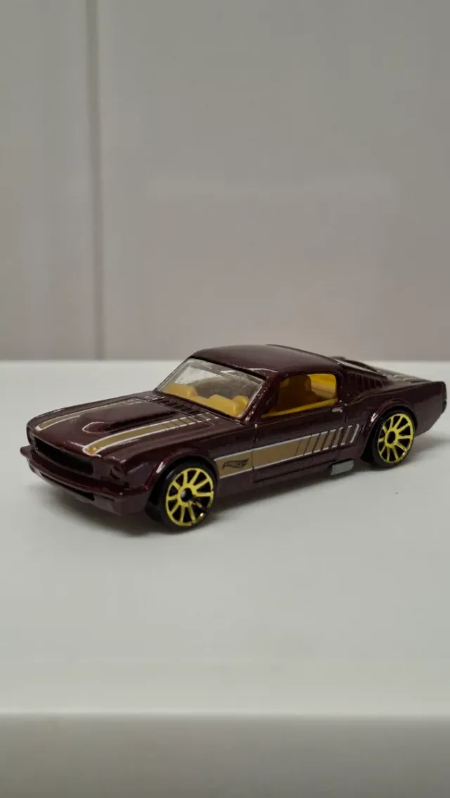 Mustang Fastback 1965 Hot Wheels