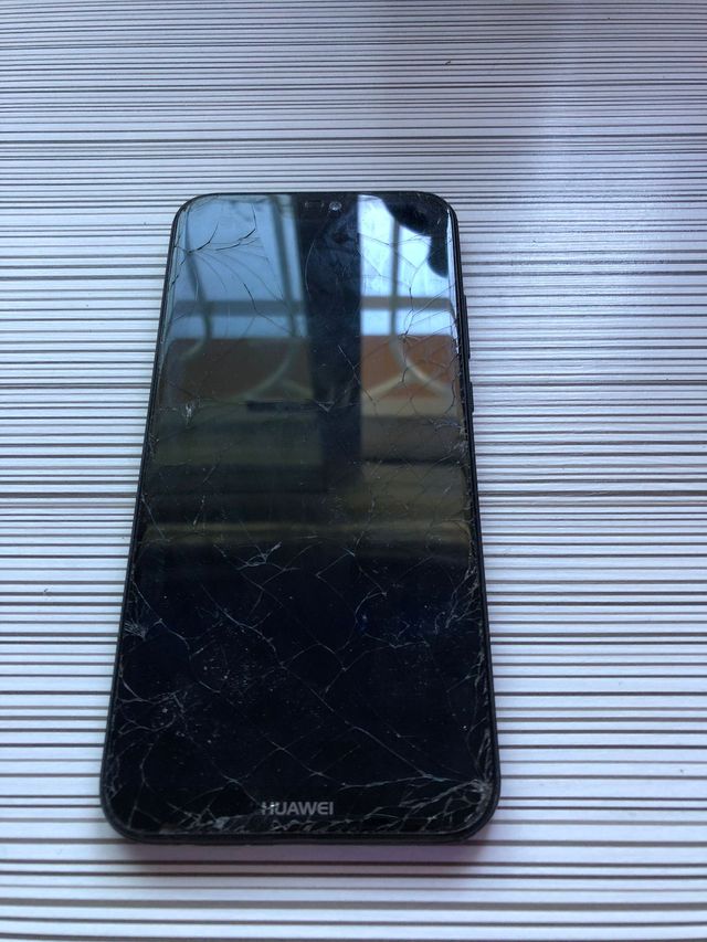 Pacchetto Cellulari (1 Apple + 2 Huawei)