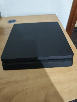 Consola PS4 Slim de 1 TB + 1 mando (Leer anuncio)