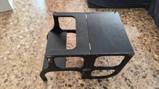 Torre de aprendizaje convertible en pupitre