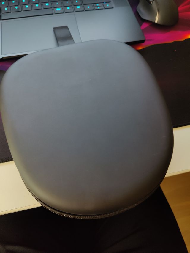 Funda Auriculares VULKKANO Negra