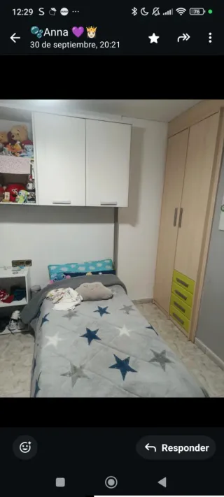 Cama tipo canapé más harmario suspendido con sopor