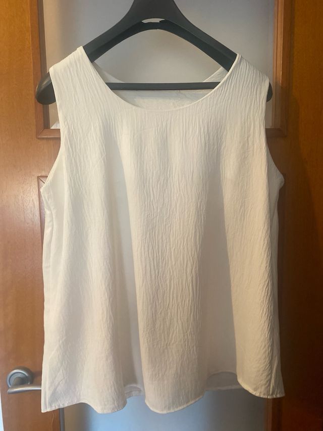 Blusa blanca sin mangas