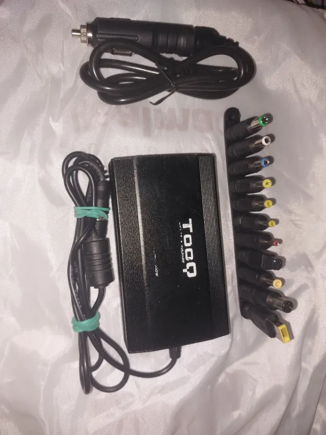 Cargador Universal Portátil 100W TooQ