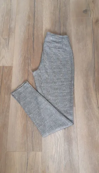 Pantalón de cuadros Mango gris