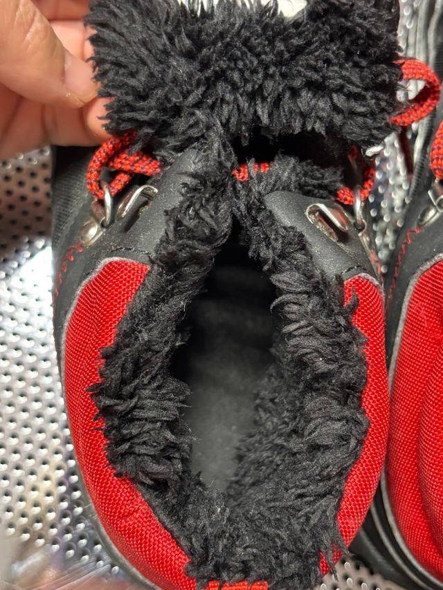 Botas de nieve negras y rojas UNISEX