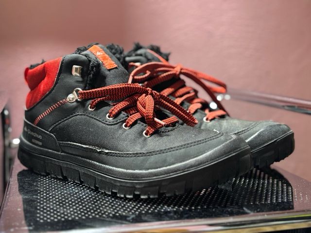 Botas de nieve negras y rojas UNISEX