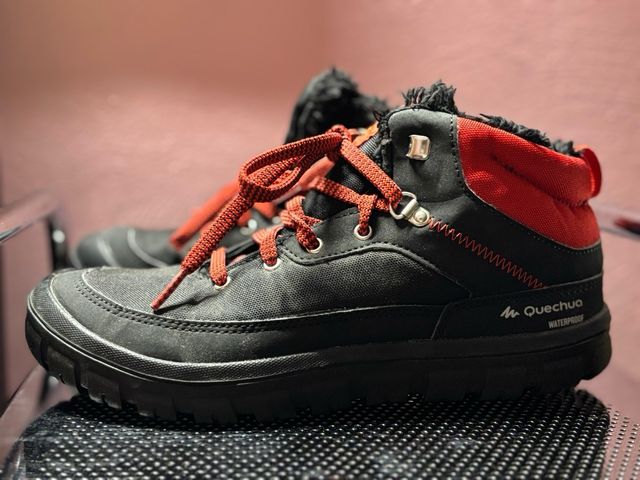 Botas de nieve negras y rojas UNISEX