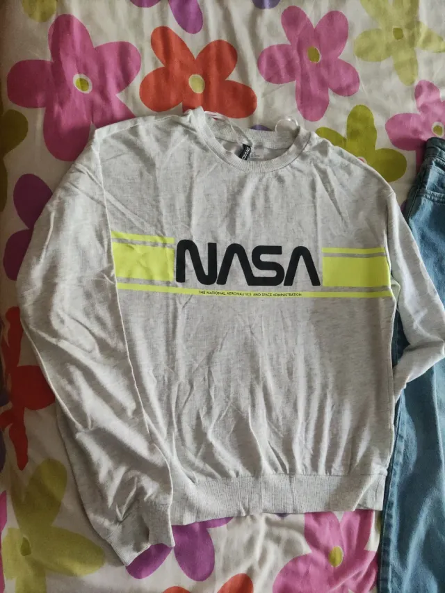 Conjunto Sudadera NASA y Pantalón Vaquero Talla S