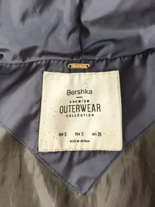 Chaqueta Bershka acolchada con capucha