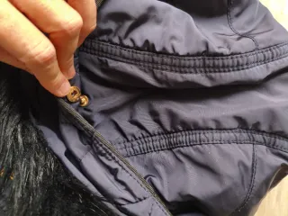 Chaqueta Bershka acolchada con capucha