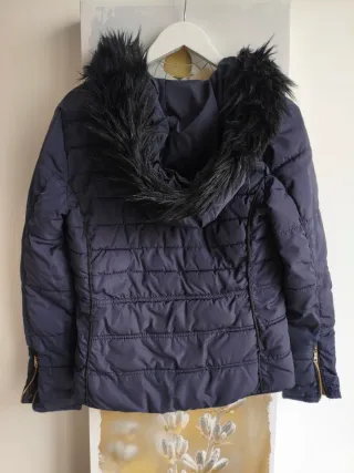 Chaqueta Bershka acolchada con capucha