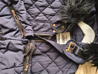 Chaqueta Bershka acolchada con capucha