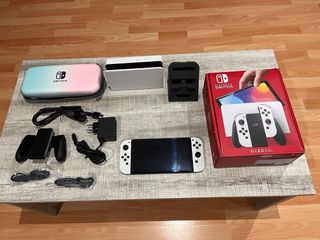 Nintendo Switch Negra y Blanca